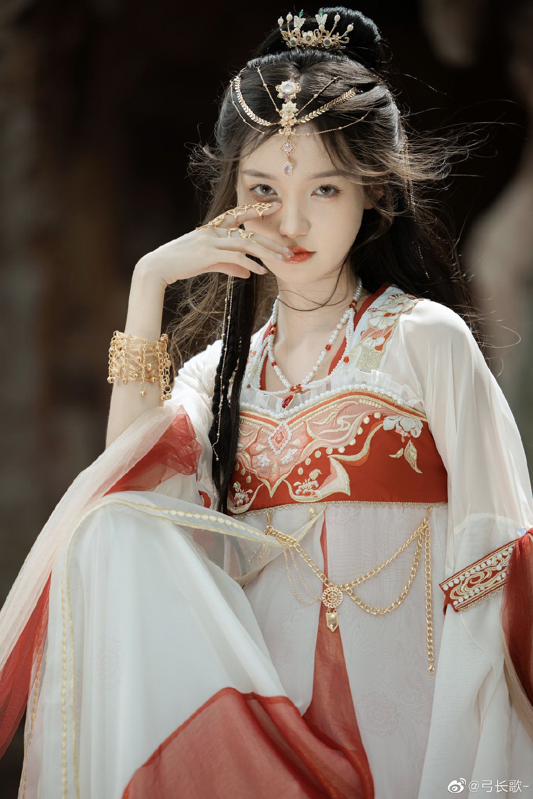 The Hat of Ming Dynasty Hanfu Wedding Dress:A Cultural and Historical Exploration The Hat of Ming Dynasty Hanfu Wedding Dress:A Cultural and Historical Exploration