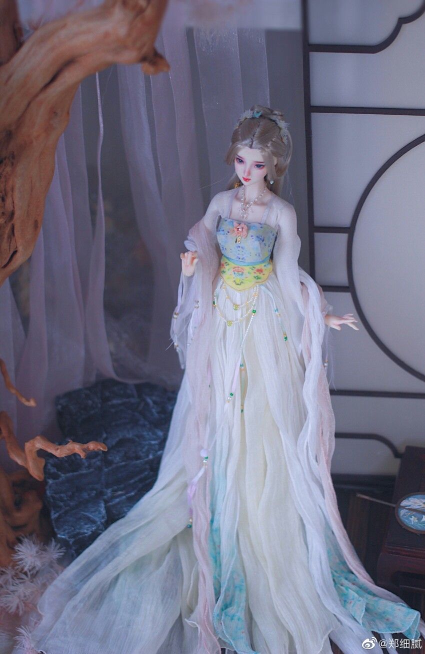 Transparent Cheongsam:Unveiling the Full-Reveal Fashion Transparent Cheongsam:Unveiling the Full-Reveal Fashion