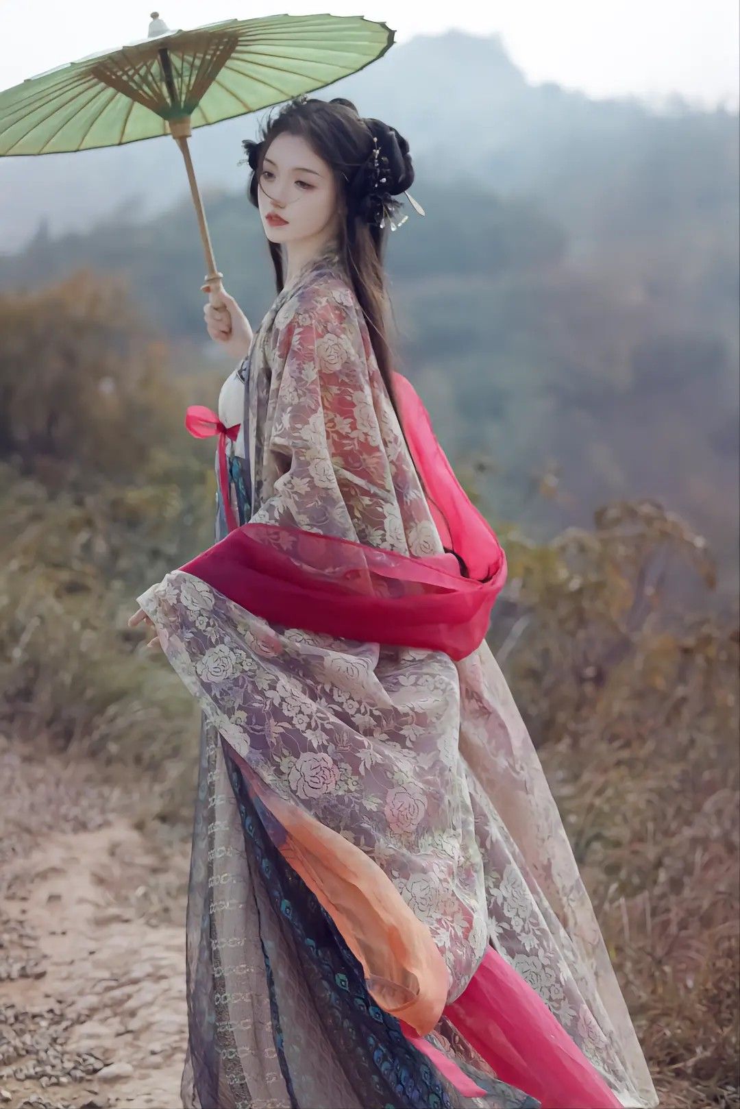 The Charms of Black Halter-Style Hanfu Fashion The Charms of Black Halter-Style Hanfu Fashion