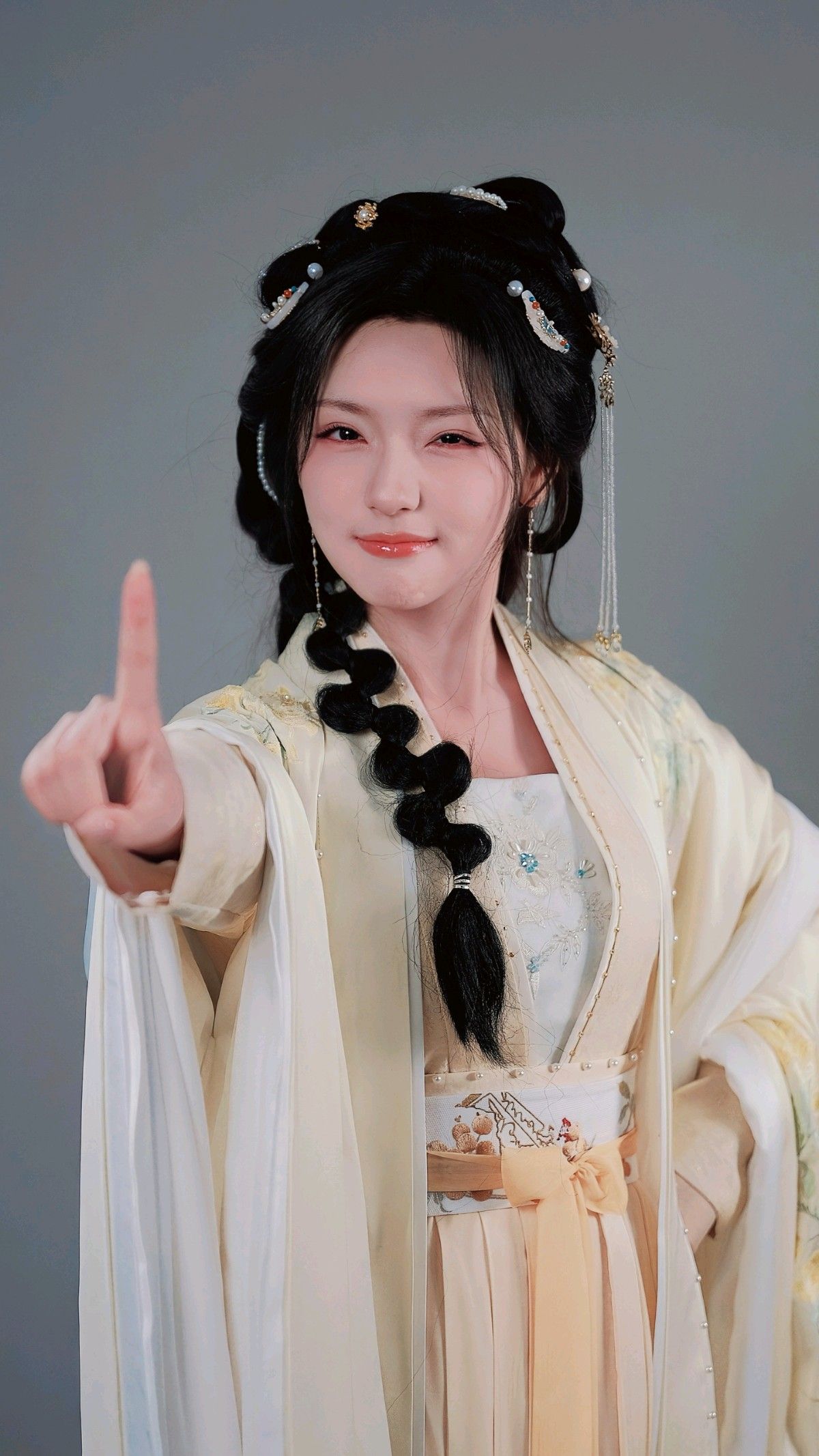 Tall and Elegant:The Allure of Extended Cheongsam Tall and Elegant:The Allure of Extended Cheongsam
