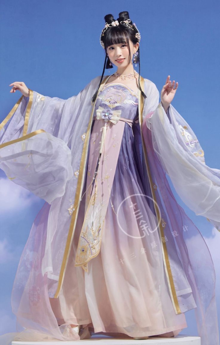 Traditional Chinese Womens Clothing:The Elegance of a Horseface Skirt Ensemble Traditional Chinese Womens Clothing:The Elegance of a Horseface Skirt Ensemble