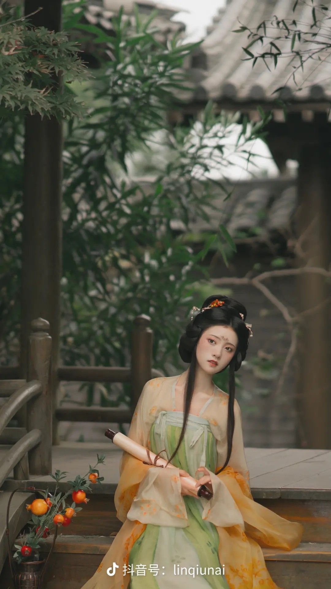 Traditional Chinese-Style Womens Tang Suit with Embroidery and Skirt Set Traditional Chinese-Style Womens Tang Suit with Embroidery and Skirt Set