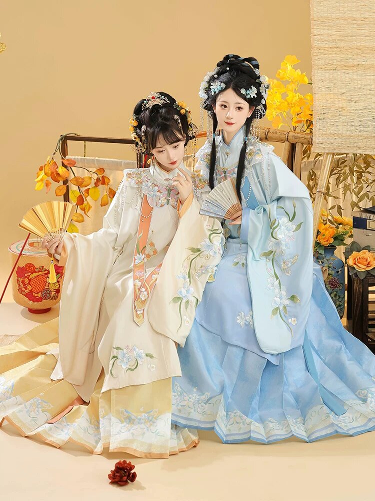 The Elegance of Ancient Hanfu Costume:A Girl Child in Ming-Style Hanfu The Elegance of Ancient Hanfu Costume:A Girl Child in Ming-Style Hanfu
