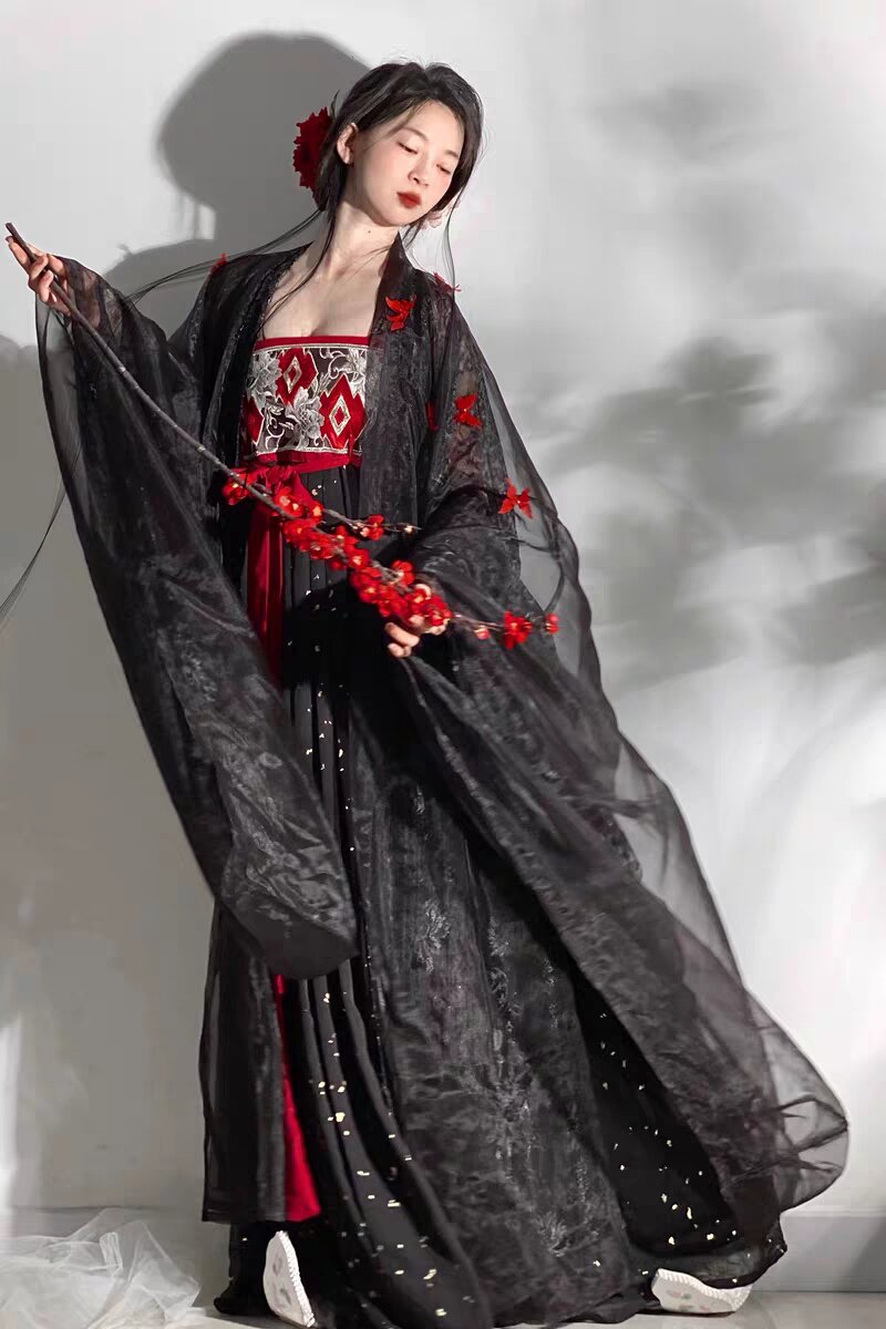 The World of Martial Heroes in Douluo Continent:The Journey of Heroes in Hanfu Fashion The World of Martial Heroes in Douluo Continent:The Journey of Heroes in Hanfu Fashion