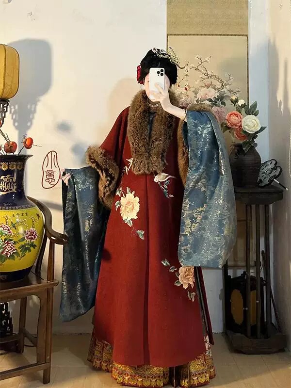Winter-Fall Fashion:The Charm of Thick-Layer Cheongsam-Style Dress for Women Winter-Fall Fashion:The Charm of Thick-Layer Cheongsam-Style Dress for Women