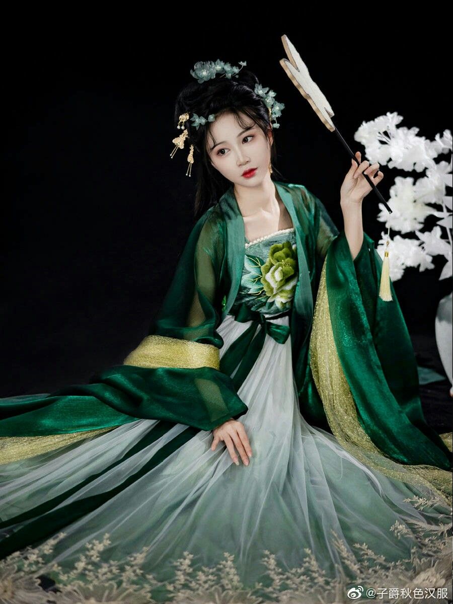 The Journey of a Hanfu Baby Girl:0-1 Year Journey into Traditional Elegance The Journey of a Hanfu Baby Girl:0-1 Year Journey into Traditional Elegance