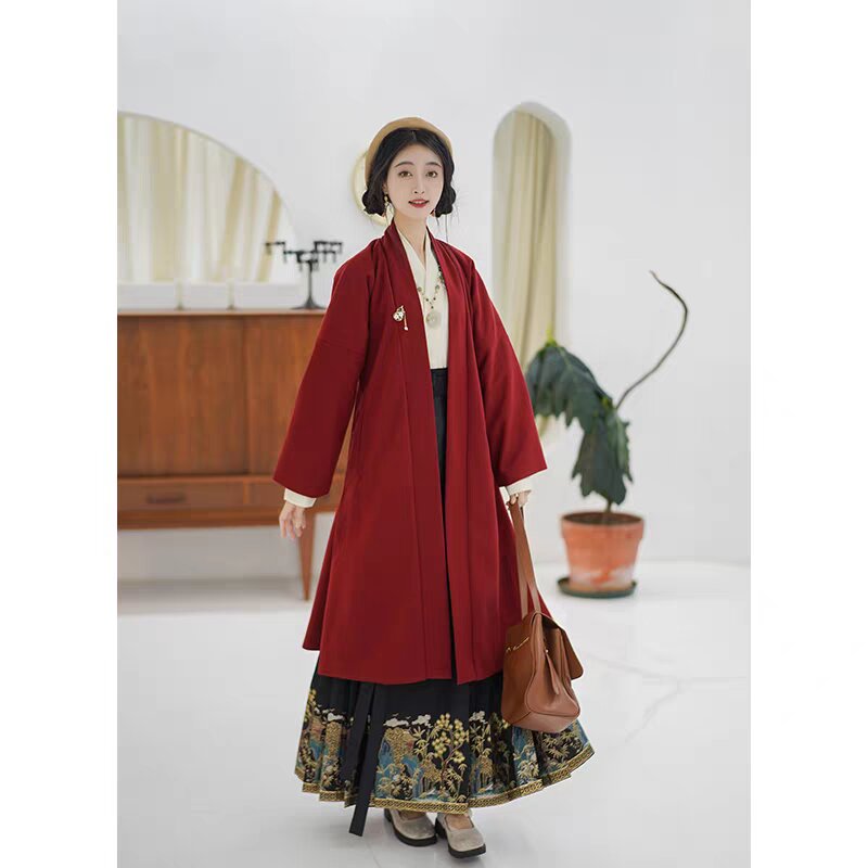 The Splendor of Hanfu:The Enigma of the Waist-Gathering Robe The Splendor of Hanfu:The Enigma of the Waist-Gathering Robe