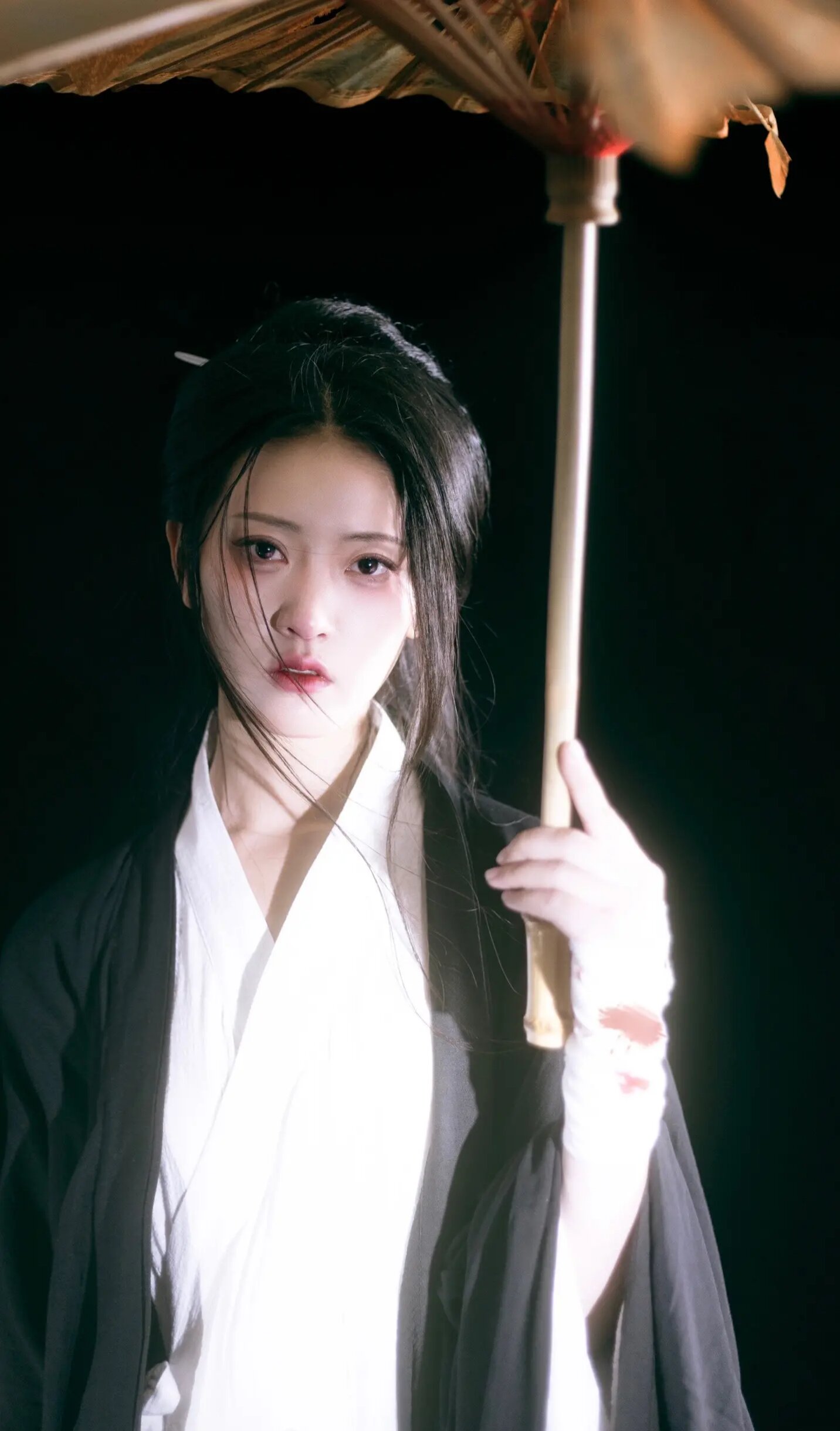 Spring Arrival:The Revival of Hanfu Fashion in the Era of Lichi Spring Arrival:The Revival of Hanfu Fashion in the Era of Lichi