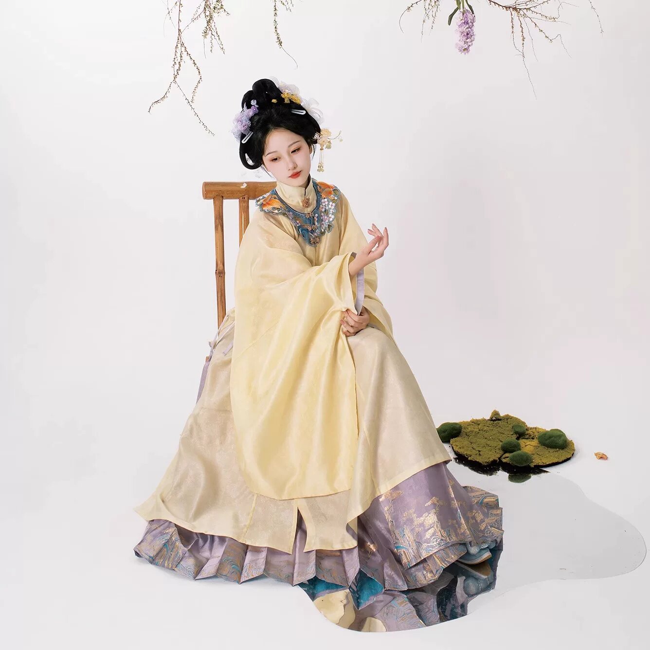 Embracing the Slimming Cheongsam Dress:A Guide to Styling a Figure-Flattering Qipao Embracing the Slimming Cheongsam Dress:A Guide to Styling a Figure-Flattering Qipao