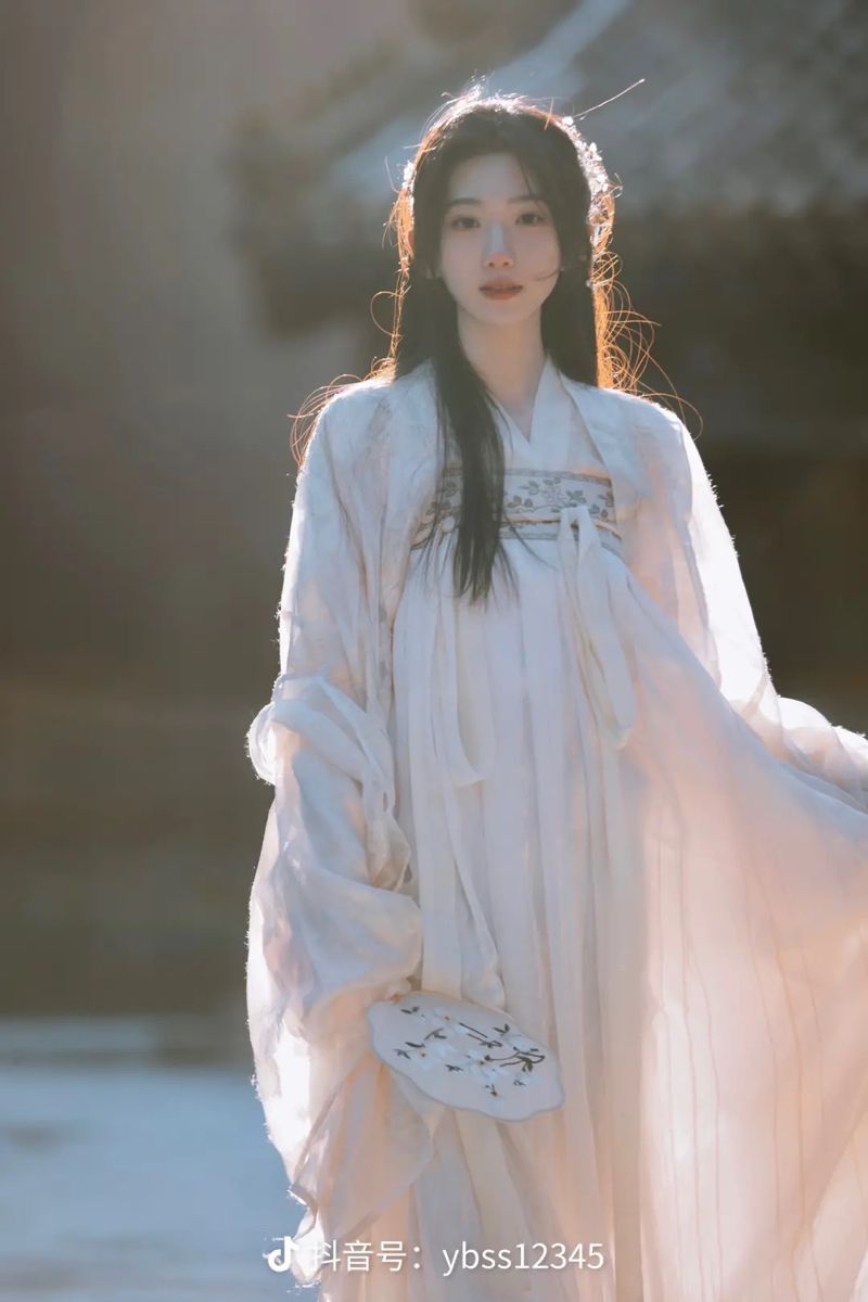 By the Rivers Edge:The Original Hanfu Studio of Evening Snowfall By the Rivers Edge:The Original Hanfu Studio of Evening Snowfall