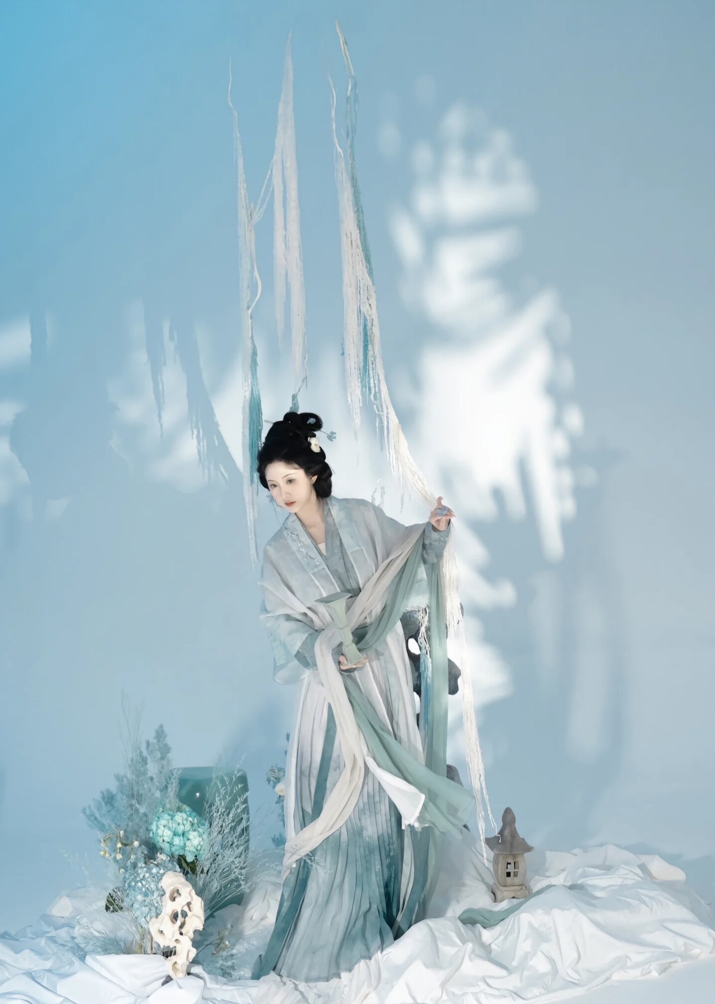 The Face-Veiled Hanfu:Exploring the Blend of Traditional Chinese Fashion and Modern Face Coverings The Face-Veiled Hanfu:Exploring the Blend of Traditional Chinese Fashion and Modern Face Coverings
