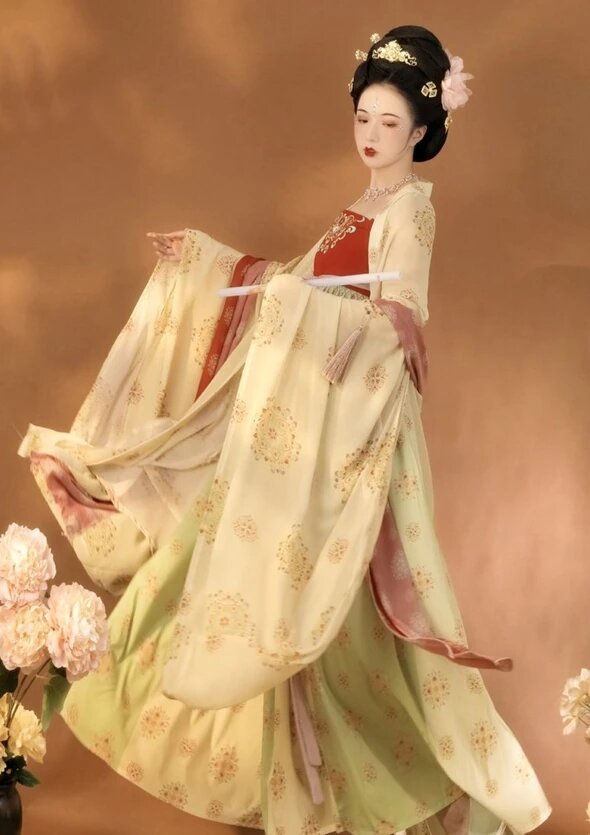 The Elegance of a Waisted汉服齐腰女 The Elegance of a Waisted汉服齐腰女