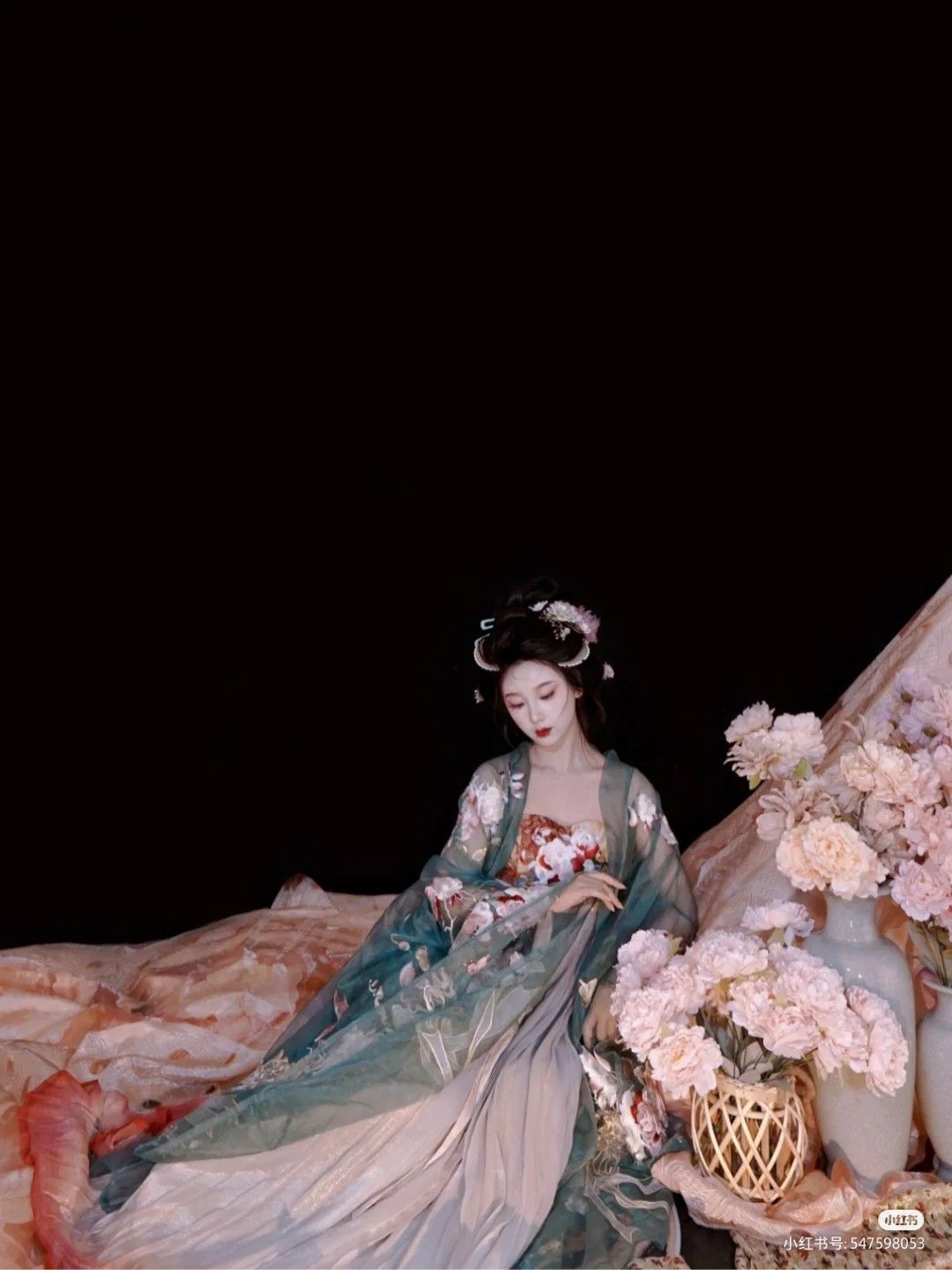 The Charm of Mamen Qun:A Fashion Journey for Petite and Curvier Figures The Charm of Mamen Qun:A Fashion Journey for Petite and Curvier Figures