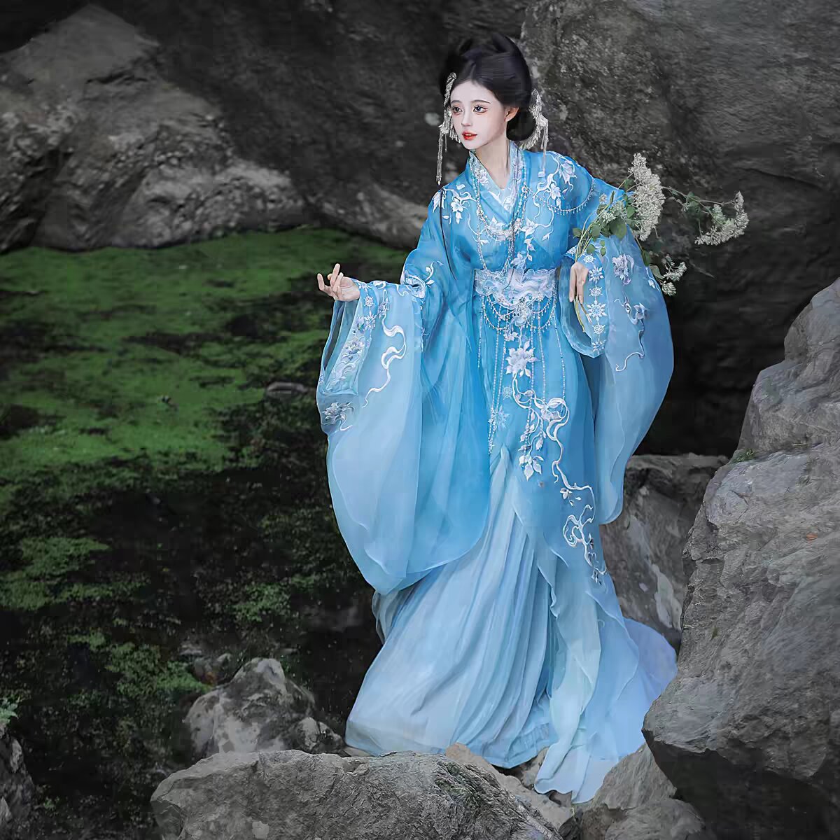 Trendy Cheongsam Womens Fashion for Summer 2021:Embracing the New Wave of Elegance Trendy Cheongsam Womens Fashion for Summer 2021:Embracing the New Wave of Elegance