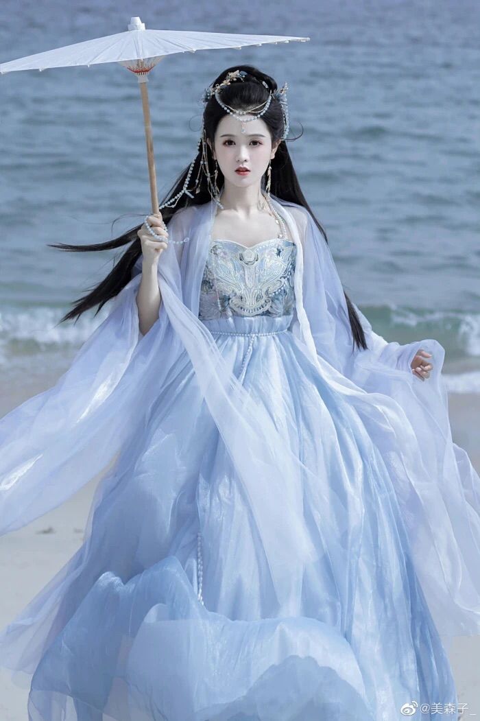Spring and Autumn Girls Hanfu Skirt:The Charm of Traditional Chinese Dress for Little Girls Spring and Autumn Girls Hanfu Skirt:The Charm of Traditional Chinese Dress for Little Girls