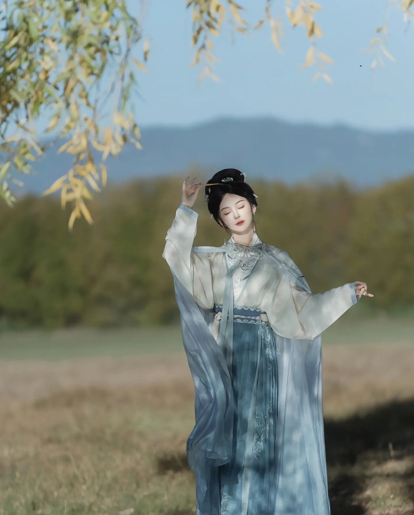 Childrens Tang-Style Hanfu:The Charm of Traditional Elegance Childrens Tang-Style Hanfu:The Charm of Traditional Elegance