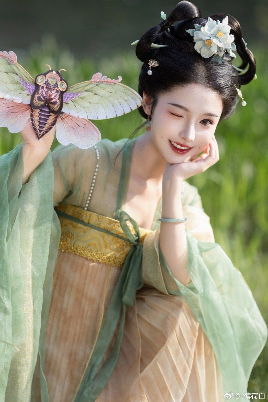 Authentic Hanfu Qiyao Full-Set:A Journey into Traditional Chinese Elegance Authentic Hanfu Qiyao Full-Set:A Journey into Traditional Chinese Elegance