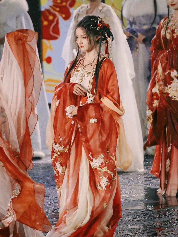 Summer 2024 Fashion Trends:Enchanting New Styles of Hanfu for Women Summer 2024 Fashion Trends:Enchanting New Styles of Hanfu for Women