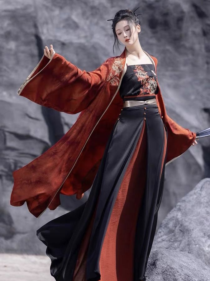 The Beauty of Hanfu:A 12-Year-Old Girls Journey into Traditional Chinese Fashion The Beauty of Hanfu:A 12-Year-Old Girls Journey into Traditional Chinese Fashion