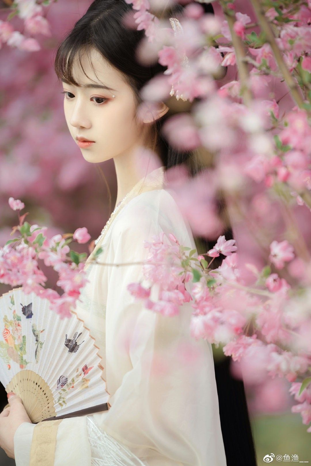 Custom-made Hanfu:The Revival of Traditional Chinese Fashion Custom-made Hanfu:The Revival of Traditional Chinese Fashion