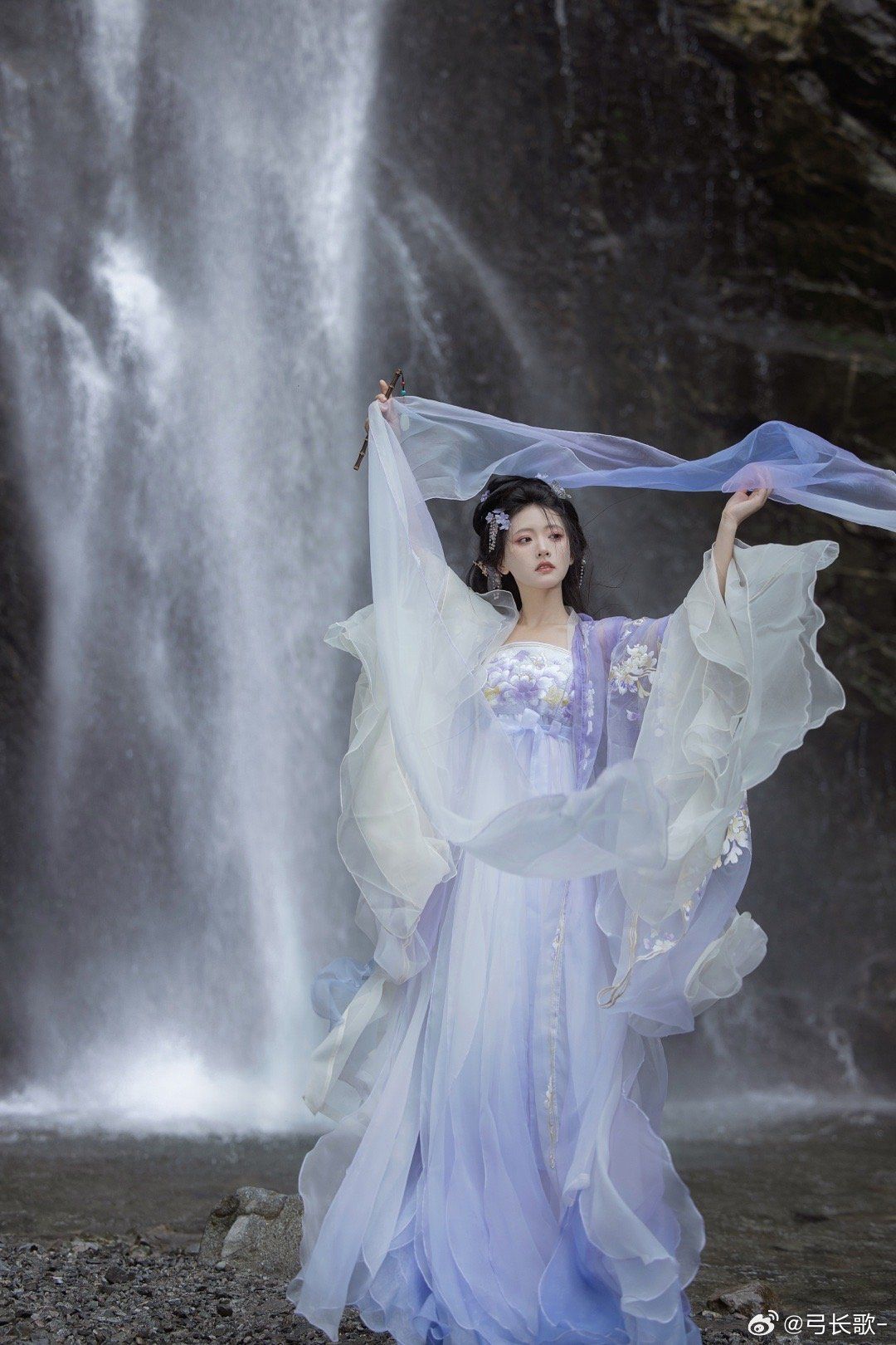 Hanfu Traditional Costume for Junior School Students:Embracing the Cultural Heritage