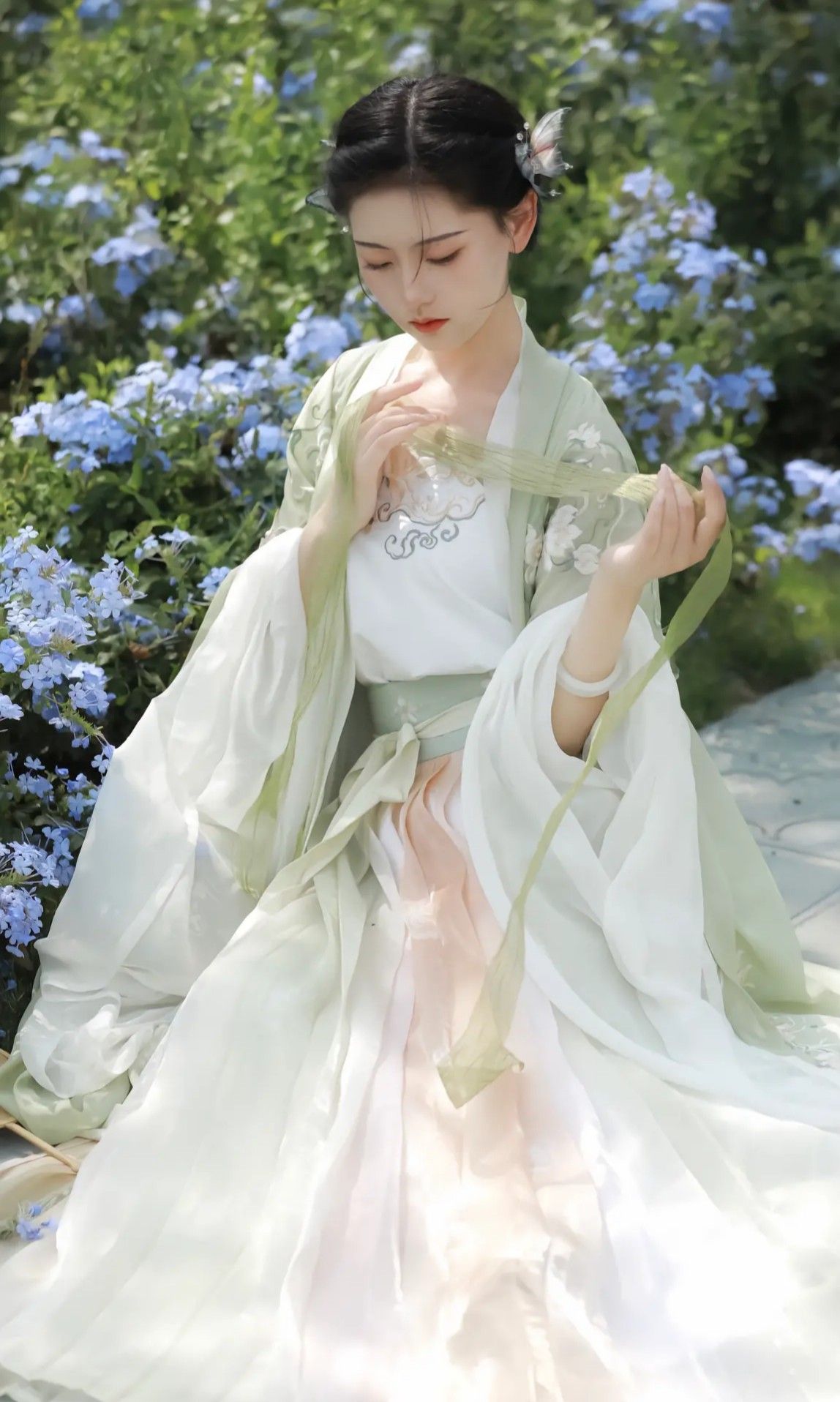 Summer Girls Traditional Chinese Hanfu Dress:A Blend of Modern Elegance and Ancient Charm Summer Girls Traditional Chinese Hanfu Dress:A Blend of Modern Elegance and Ancient Charm