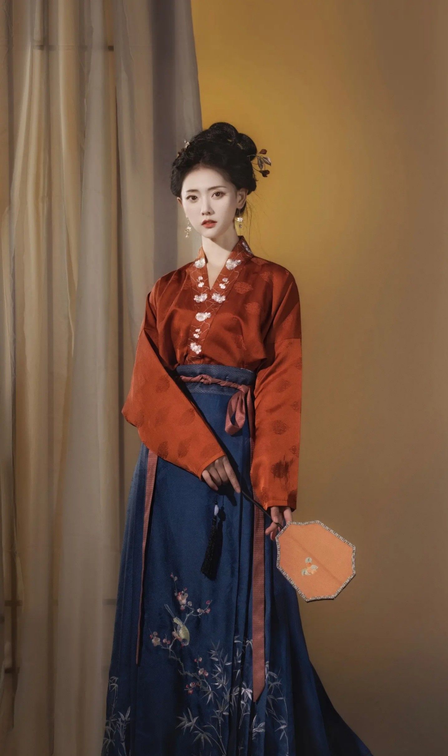 Elegant Green Horseface Skirt Ensemble Elegant Green Horseface Skirt Ensemble