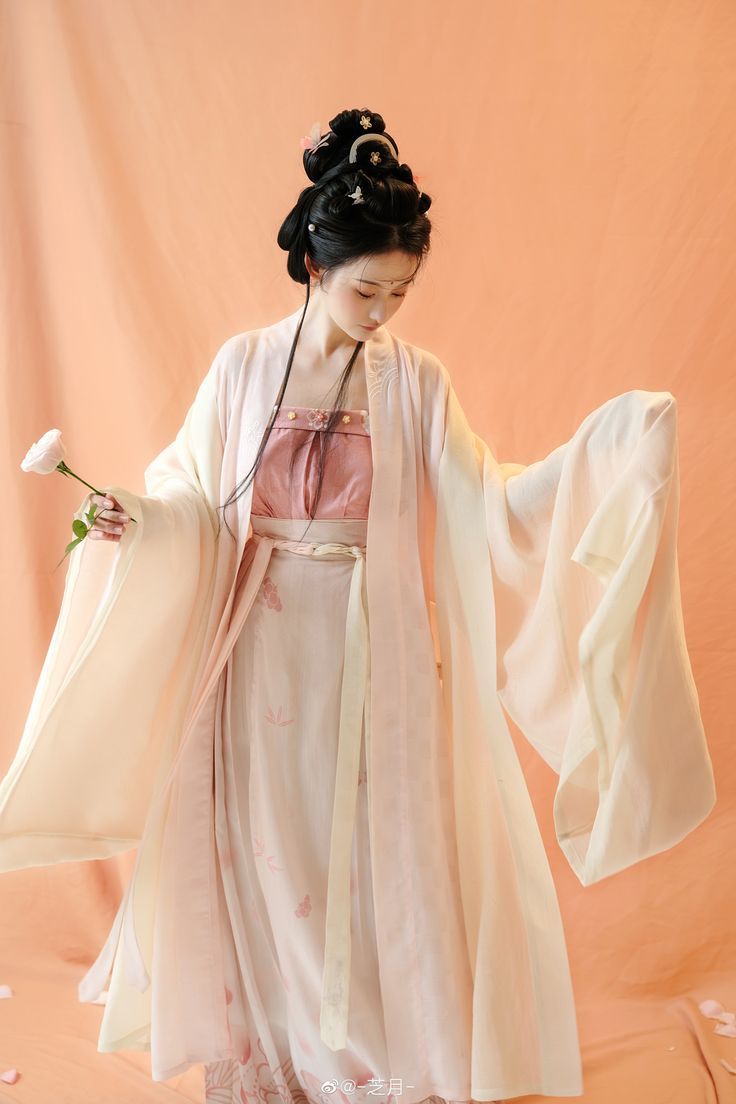 Hanfu Fall-Proof Protection Devices:A Guide to Preserving Traditional Elegance Hanfu Fall-Proof Protection Devices:A Guide to Preserving Traditional Elegance