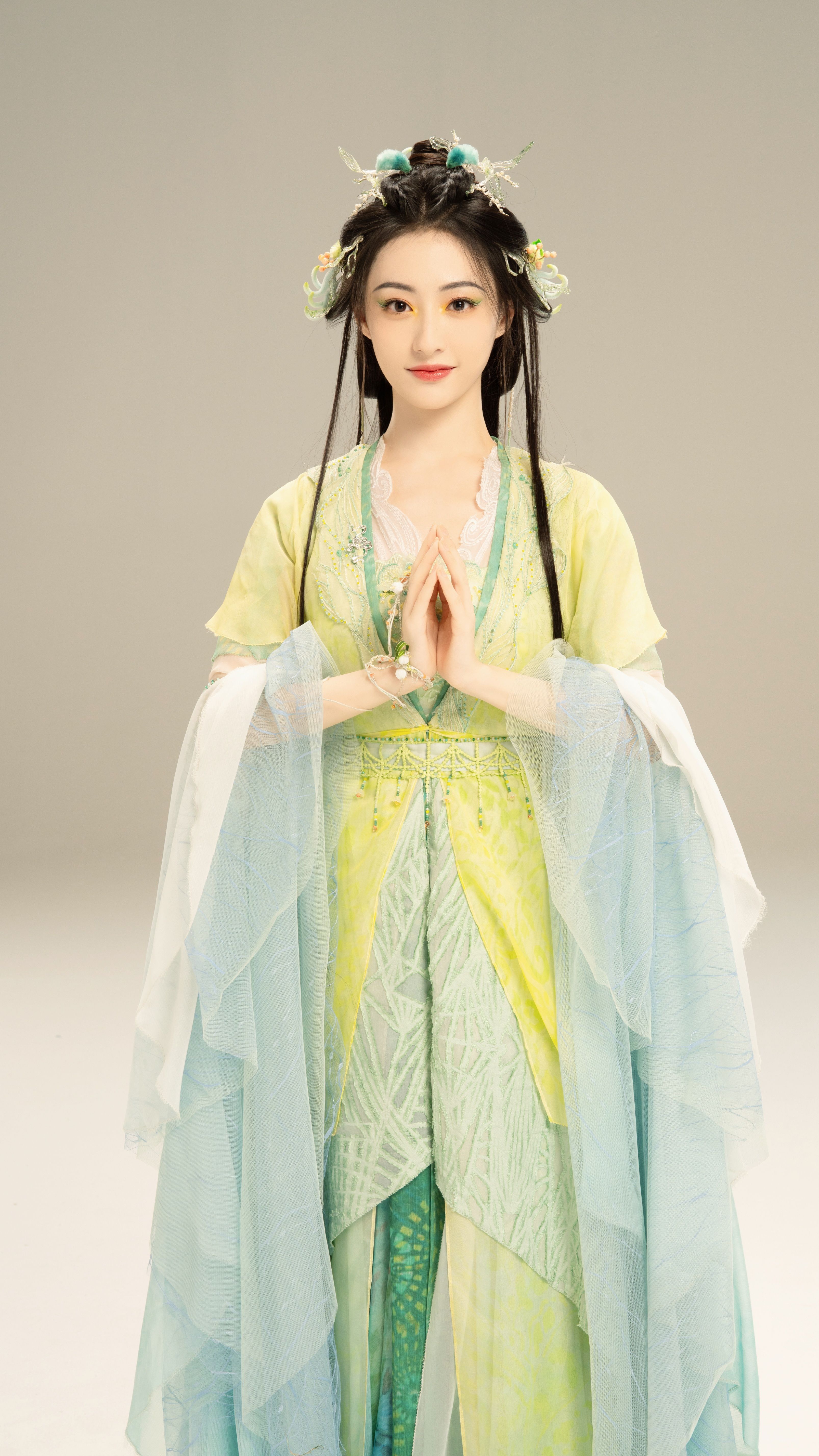 Engagement Ceremony with Cheongsam and Fan:A Traditional Union Engagement Ceremony with Cheongsam and Fan:A Traditional Union