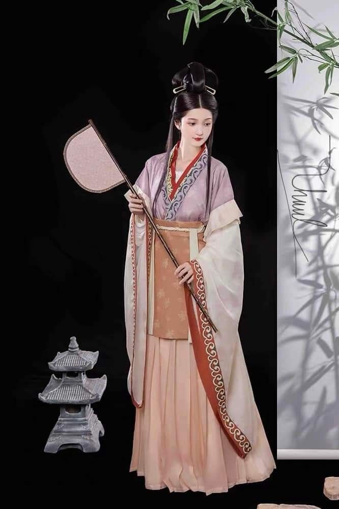 The Shoes of Traditional Chinese Hanfu for Elementary Students The Shoes of Traditional Chinese Hanfu for Elementary Students