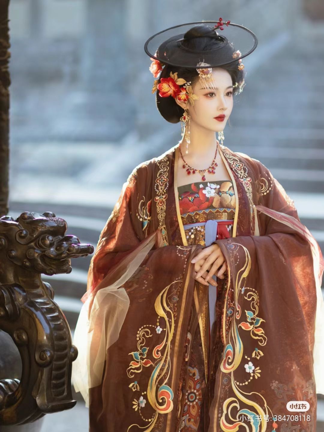 Embracing Modernity in Traditional Cheongsam:Daily Improvement and Evolution Embracing Modernity in Traditional Cheongsam:Daily Improvement and Evolution