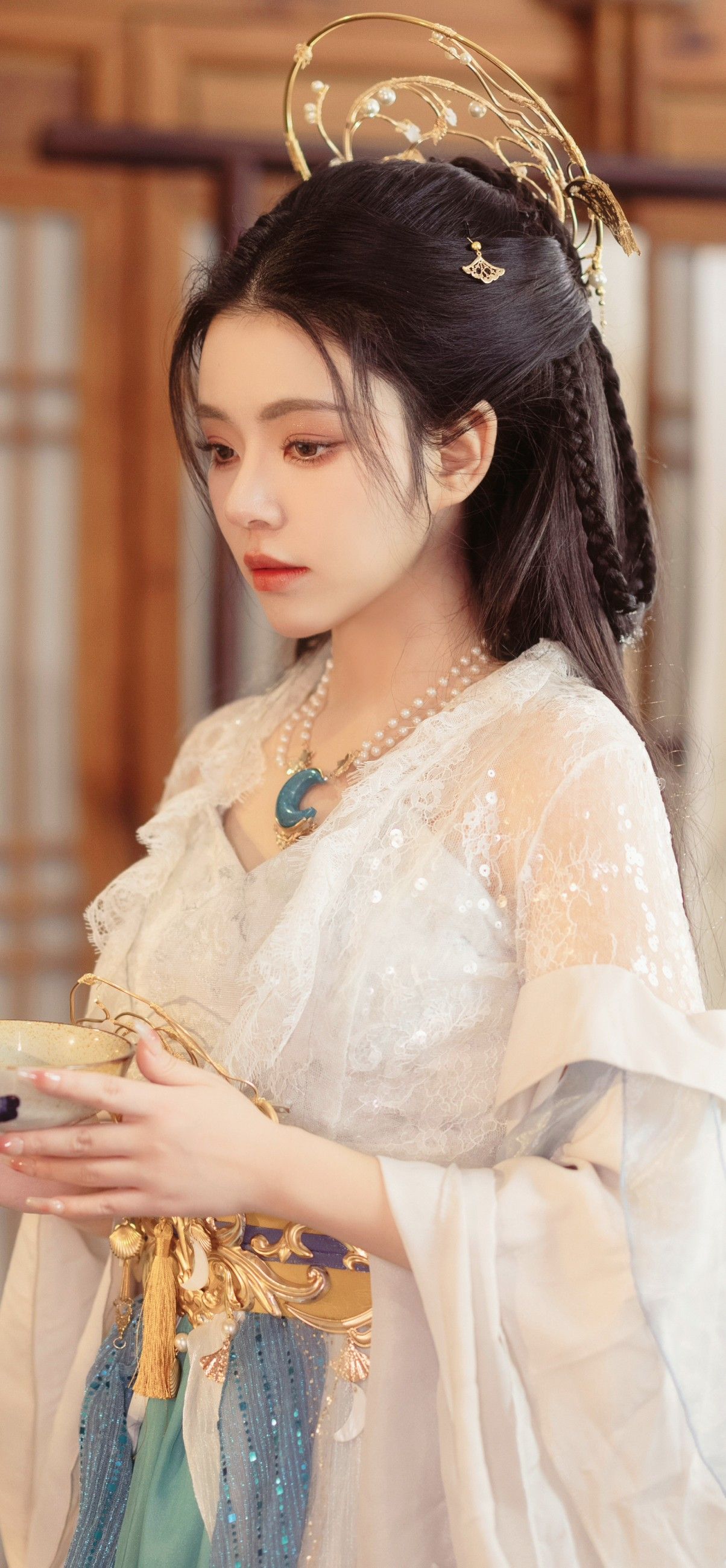 The Rise of Ming-Style Hanfu Clothing:A Focus on the Upright Collars of Upper Garments The Rise of Ming-Style Hanfu Clothing:A Focus on the Upright Collars of Upper Garments