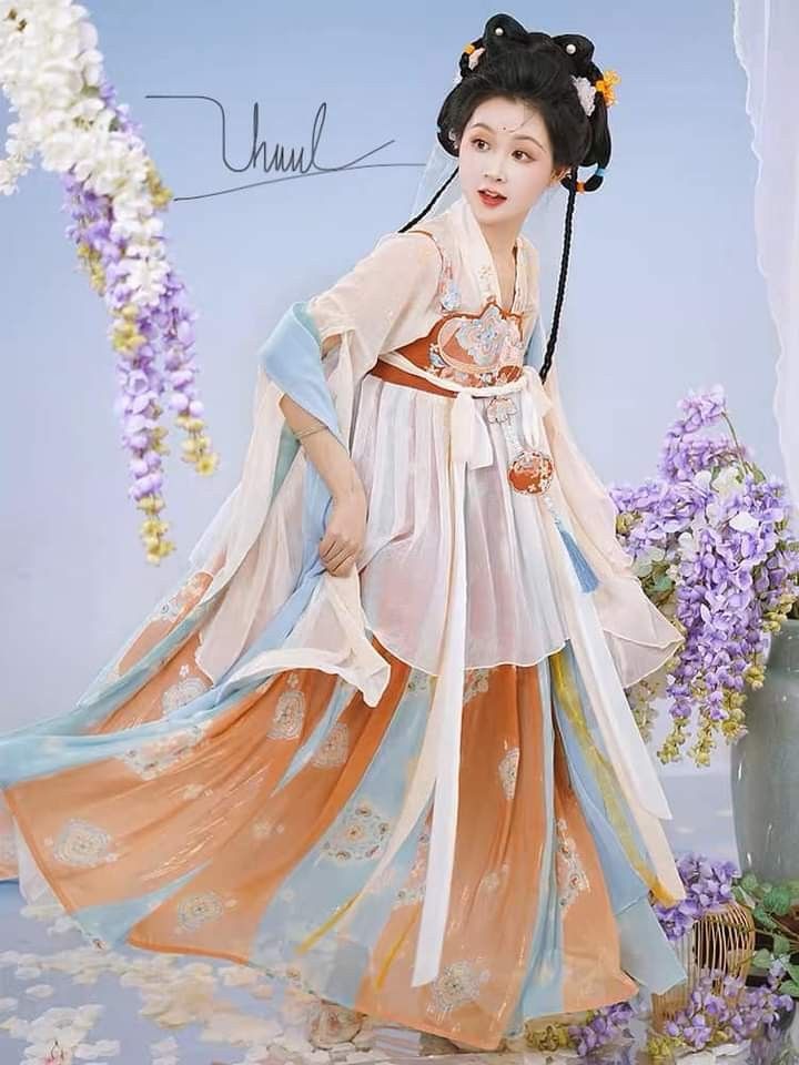 Vietnamese Ao Dai Cheongsam for Short Figures:Embracing the Traditional Beauty Vietnamese Ao Dai Cheongsam for Short Figures:Embracing the Traditional Beauty