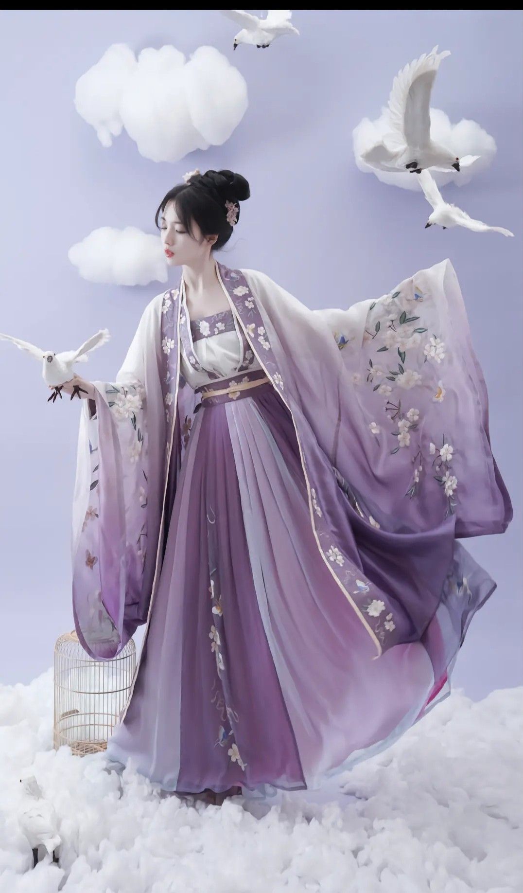 Embracing Traditional Elegance:The Revival of the Chest-Baring Cheongsam Embracing Traditional Elegance:The Revival of the Chest-Baring Cheongsam