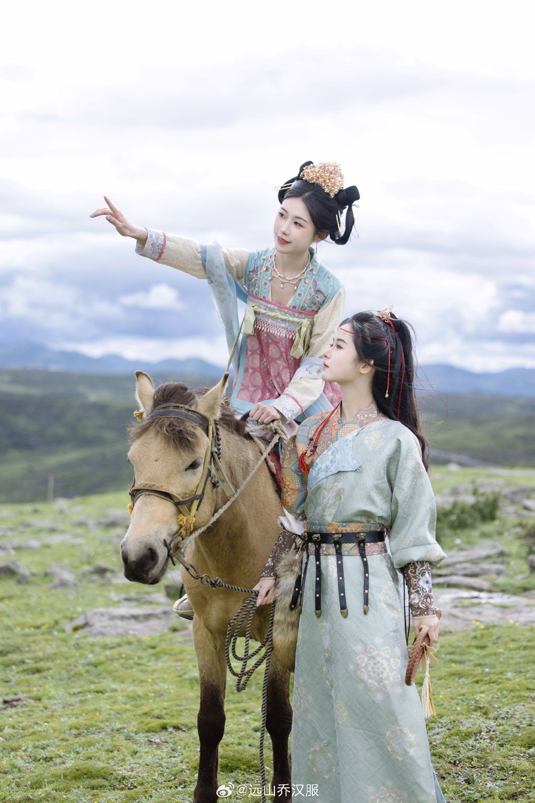 Reimagining the Cheongsam Top:An Innovative Update on Traditional Elegance Reimagining the Cheongsam Top:An Innovative Update on Traditional Elegance