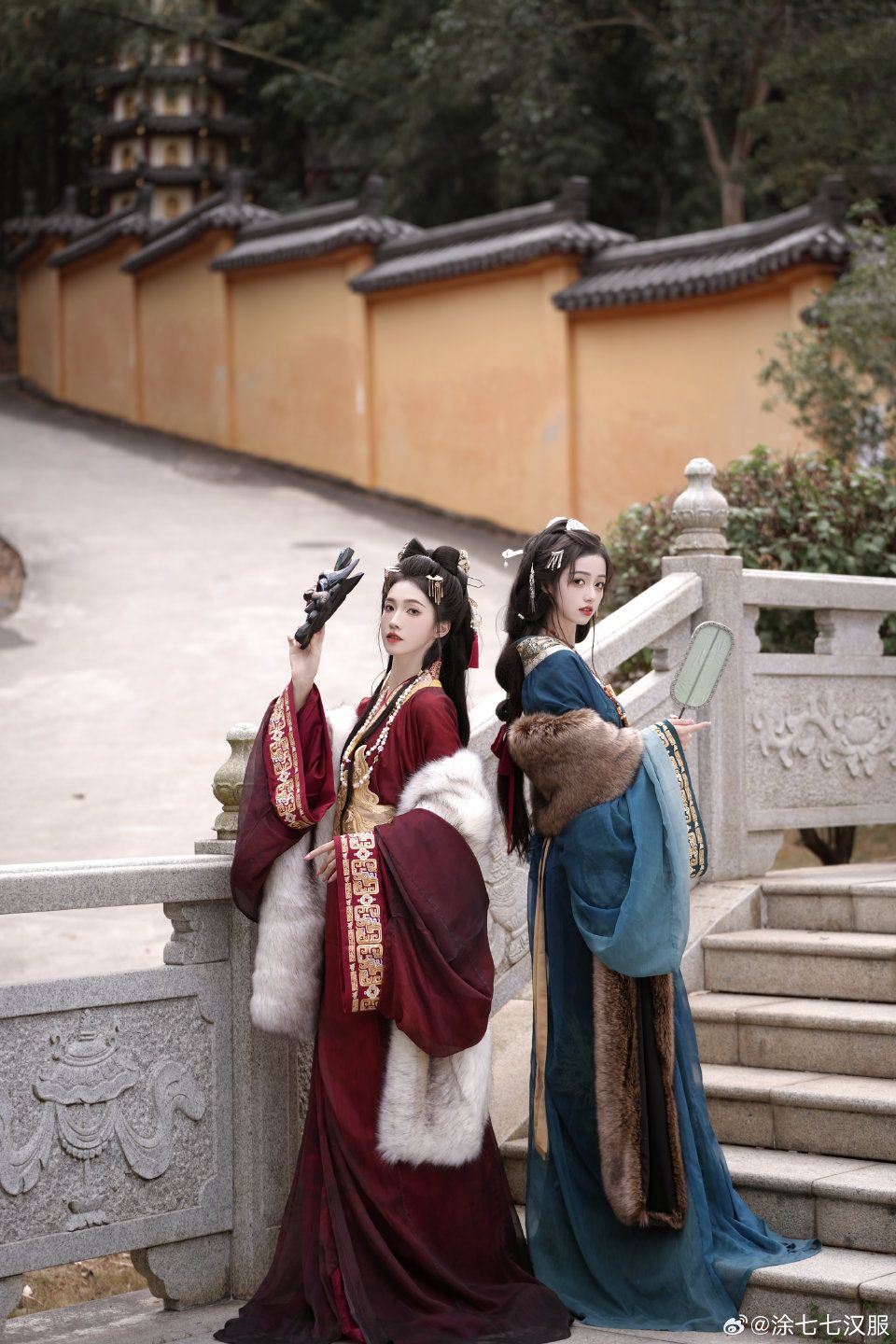 The Elegance of a Cheongsam Bride:A Long Sleeve Journey to the Altar The Elegance of a Cheongsam Bride:A Long Sleeve Journey to the Altar