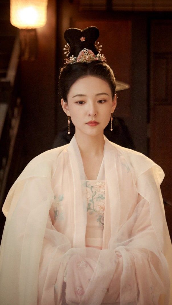 The Enchantment of a Purple Hanfu Necklace The Enchantment of a Purple Hanfu Necklace
