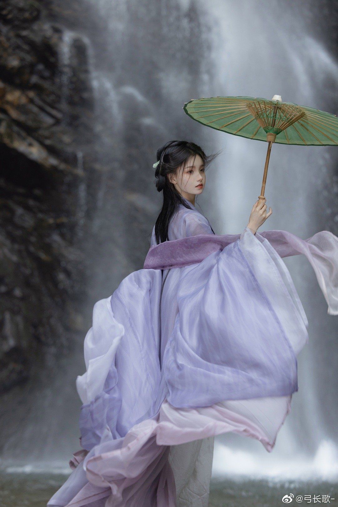 The Charm of Cheongsam:The Elegance of Medium Length Sleeves and Three Quarter Length Skirts The Charm of Cheongsam:The Elegance of Medium Length Sleeves and Three Quarter Length Skirts