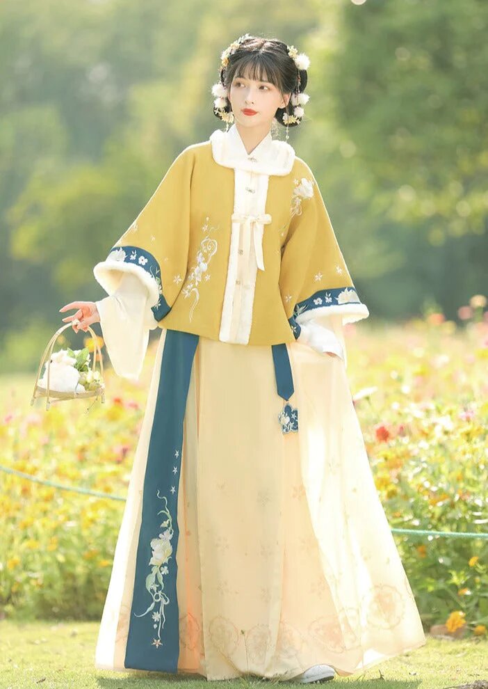 Embracing Modernity:The New Chinese Style Cotton Cheongsam Embracing Modernity:The New Chinese Style Cotton Cheongsam