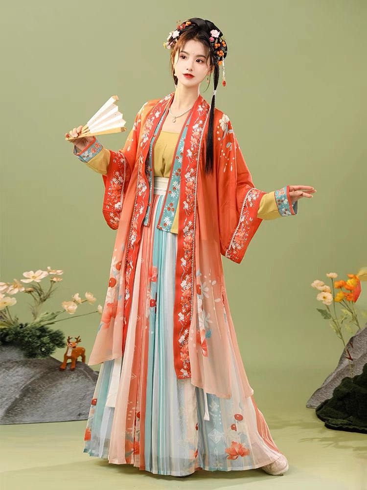 Latest Trends in Chinese Cheongsam:The Mid-Length Qipao Latest Trends in Chinese Cheongsam:The Mid-Length Qipao