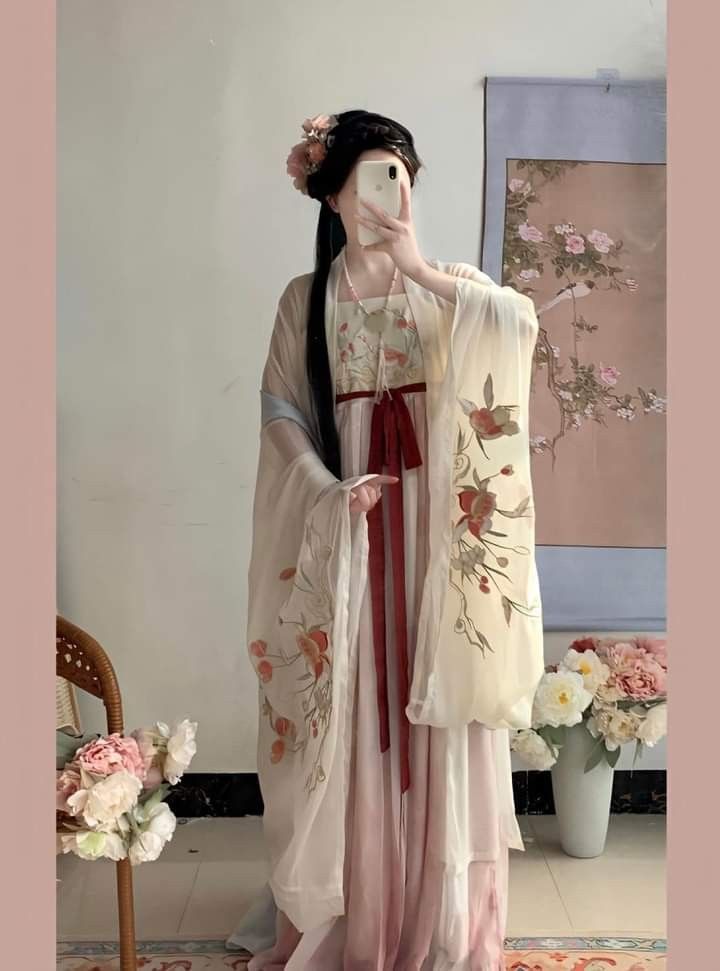 Traditional Tang Suit Jackets for Summer:A Blend of Comfort and Elegance Traditional Tang Suit Jackets for Summer:A Blend of Comfort and Elegance