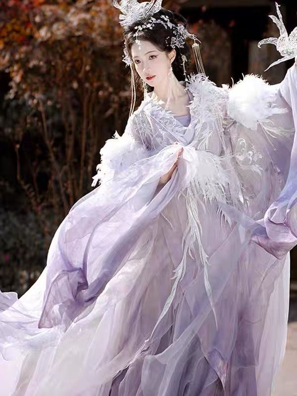 The Splendor of the Phoenix Crown:A Journey into the Traditional Hanfu Headdress The Splendor of the Phoenix Crown:A Journey into the Traditional Hanfu Headdress