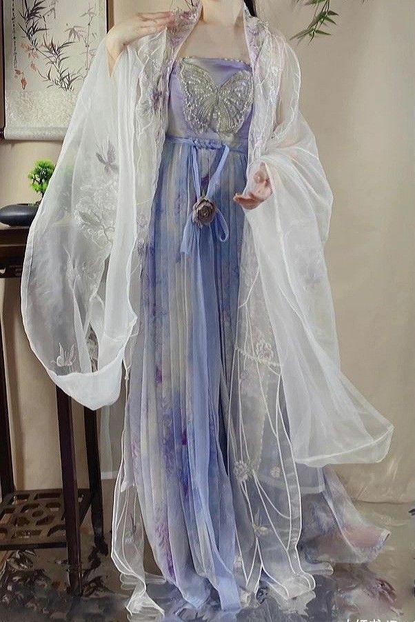 A Complete Set of Blue Traditional Hanfu Costume for Women A Complete Set of Blue Traditional Hanfu Costume for Women