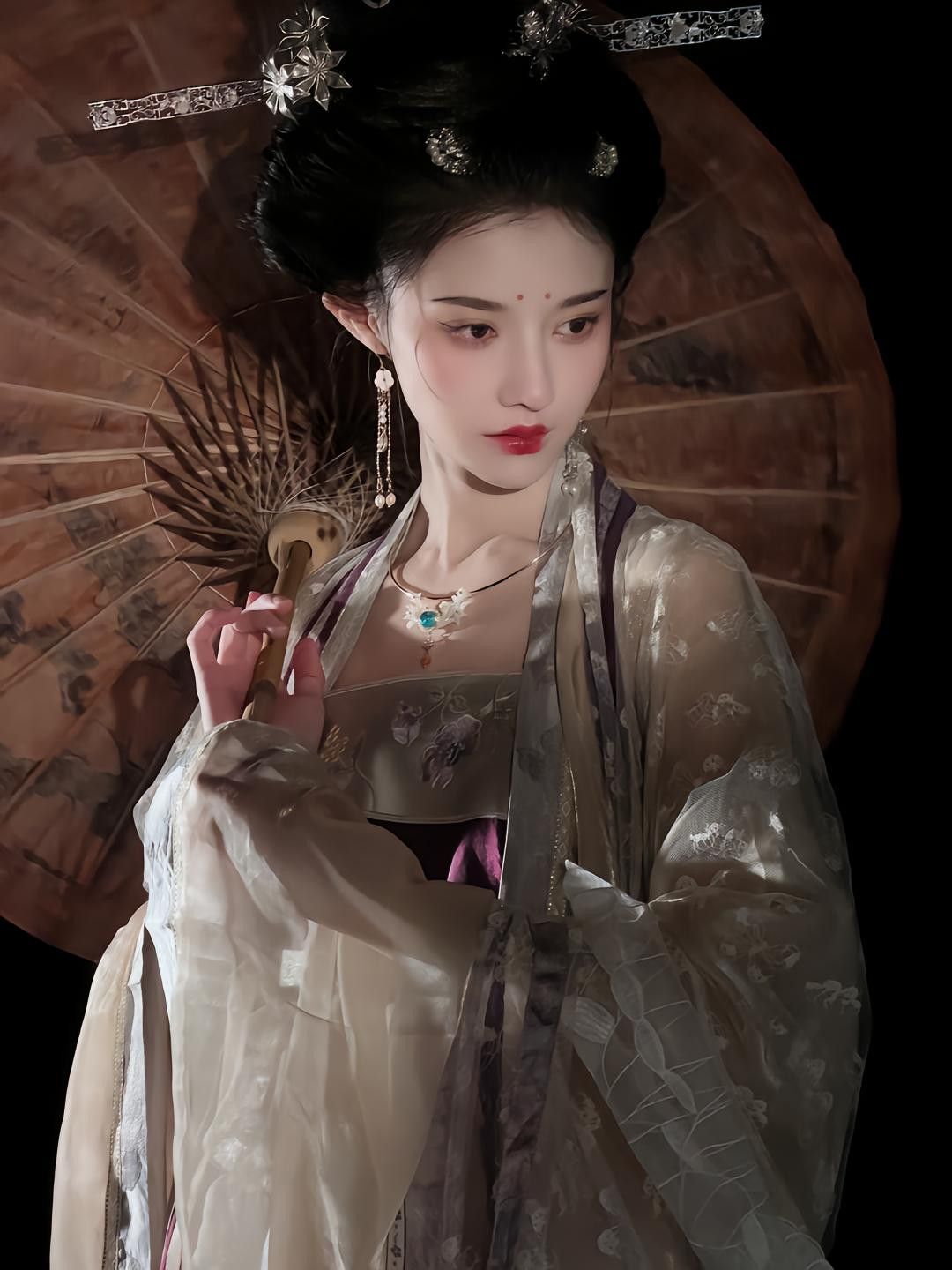 The Splendor of Red Chinese New Year Hanfu:A Traditional Salutation Costume The Splendor of Red Chinese New Year Hanfu:A Traditional Salutation Costume