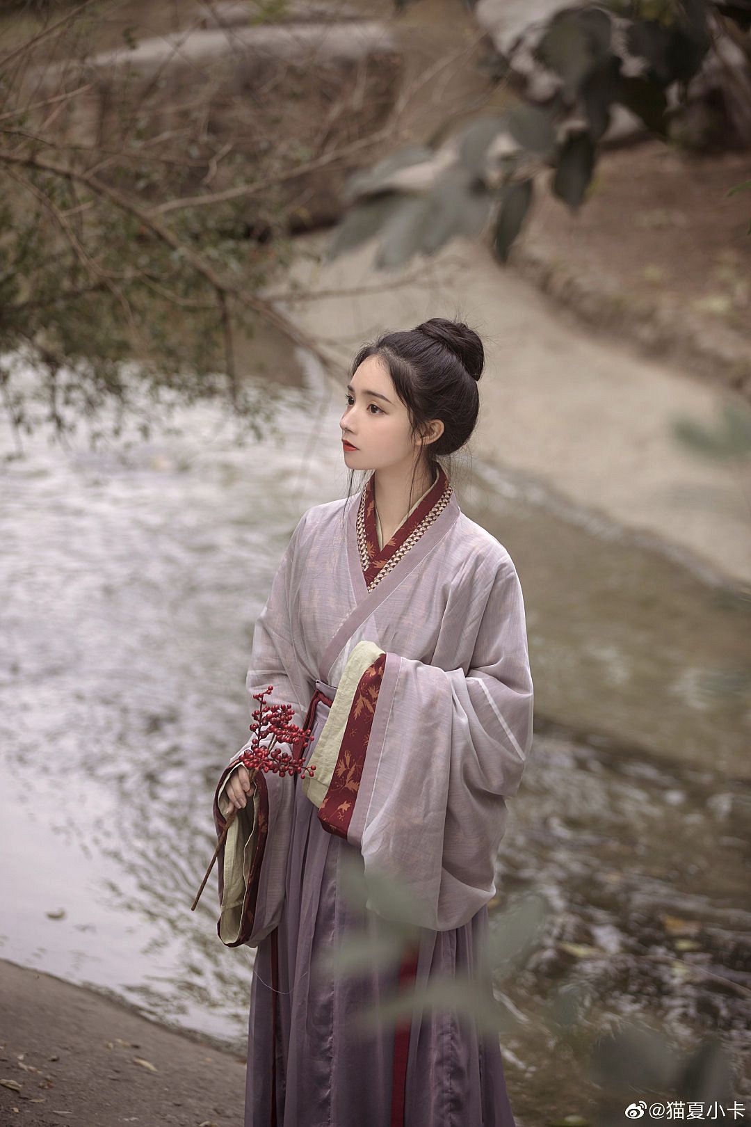 Summer in Hanfu Style:The Charm of Breastband in Traditional Chinese Attire Summer in Hanfu Style:The Charm of Breastband in Traditional Chinese Attire