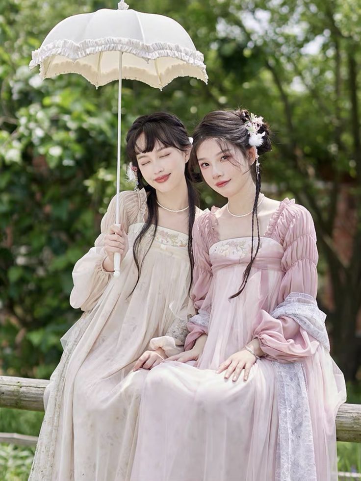 The Splendor of Qipao in the Late Qing Dynasty:Embracing the Larger Sizes The Splendor of Qipao in the Late Qing Dynasty:Embracing the Larger Sizes