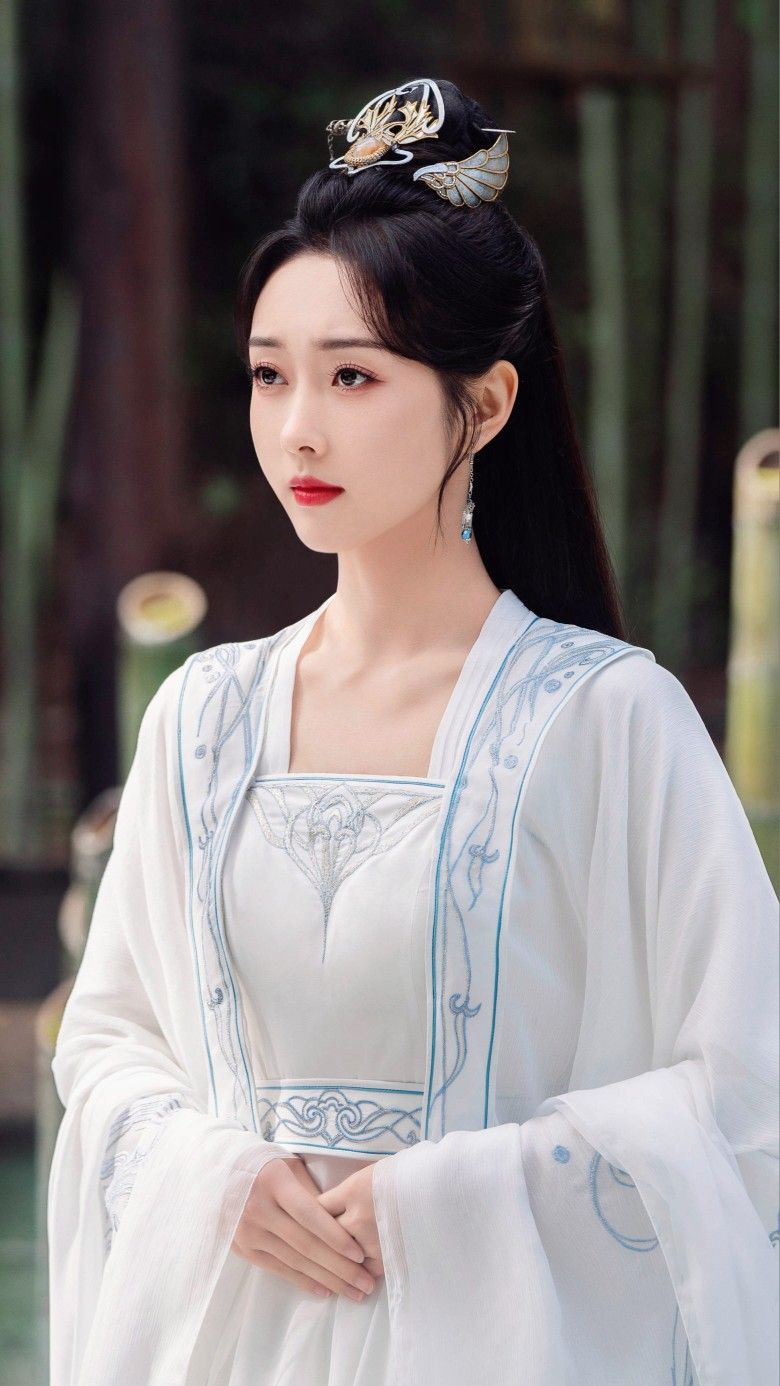 2025 Fashion Trend:The Radiant Beauty of Little Girls in Traditional Hanfu Costumes 2025 Fashion Trend:The Radiant Beauty of Little Girls in Traditional Hanfu Costumes
