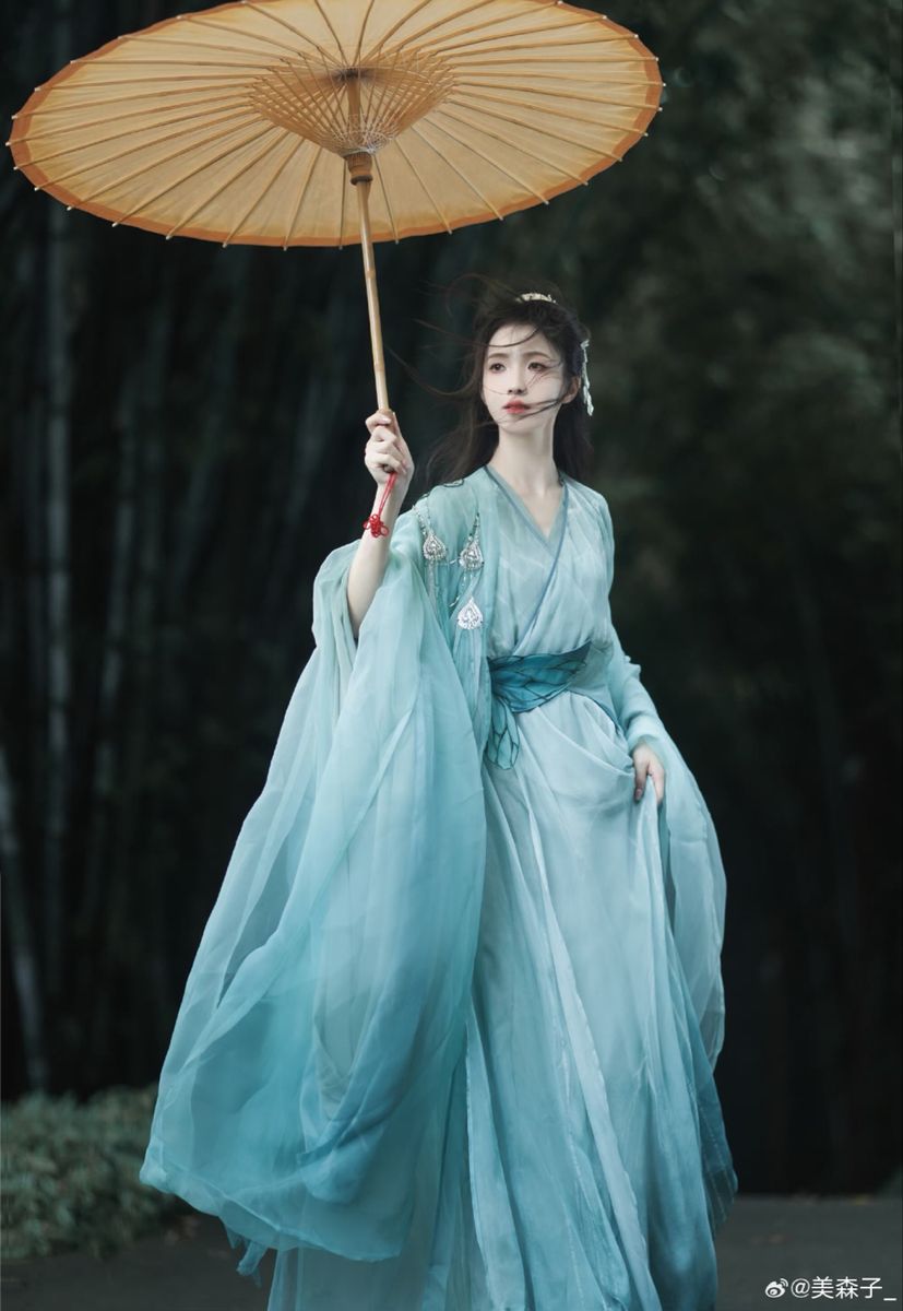 Vintage Girls Hanfu Blouse:A Journey into Traditional Chinese Elegance Vintage Girls Hanfu Blouse:A Journey into Traditional Chinese Elegance