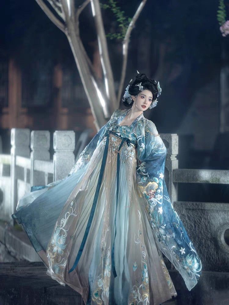 The Rise of Modern Chinese Style Horseback Skirt for Plus-Size Brides on the Engagement Journey The Rise of Modern Chinese Style Horseback Skirt for Plus-Size Brides on the Engagement Journey