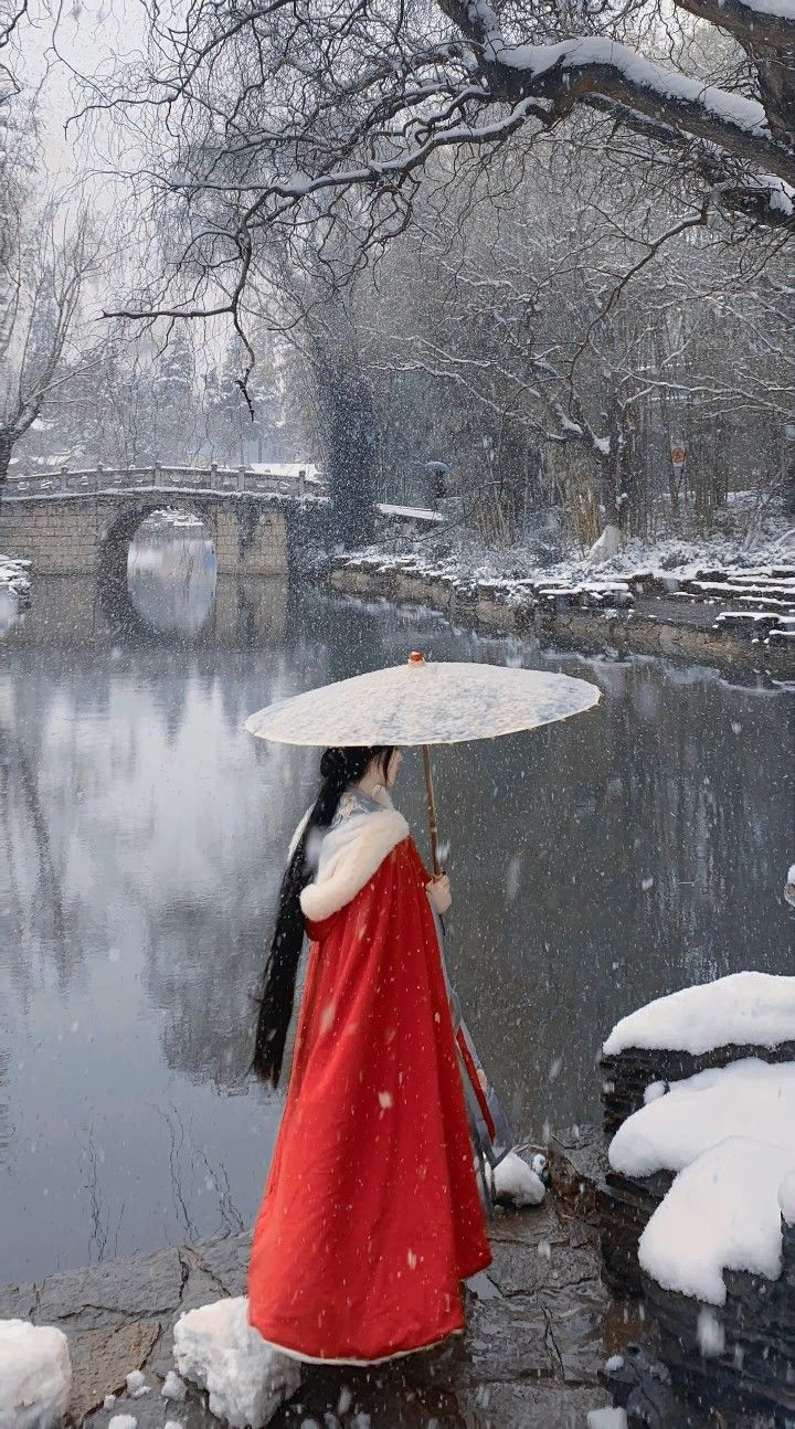 Reinventing the Qipao for Modern Women:Summer Fashion Trends in Traditional Chinese Dress Reinventing the Qipao for Modern Women:Summer Fashion Trends in Traditional Chinese Dress